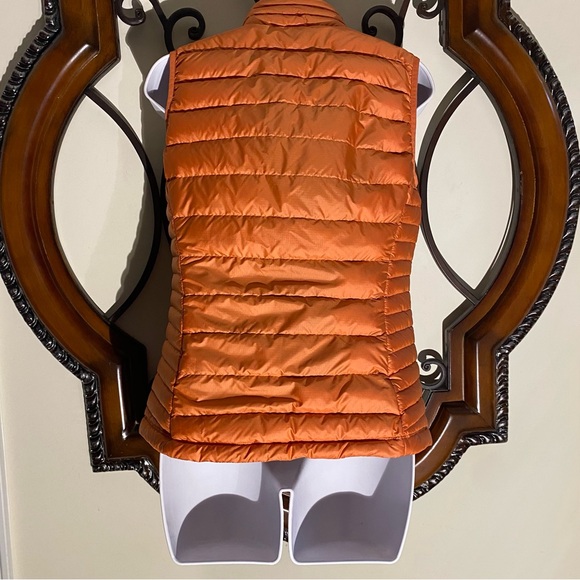 SOLD Patagonia Down Sweater Vest - Small - Picture 12 of 13